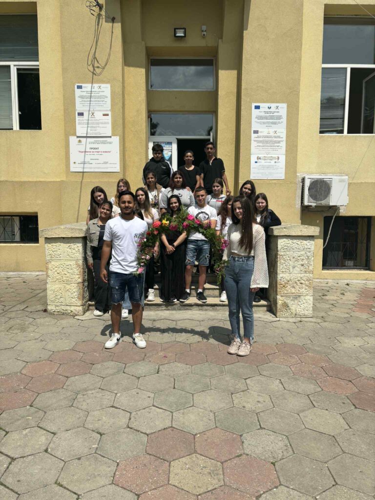 2 юни – този ден е посветен на героите, които са се борили за националната ни независимост и свобода.